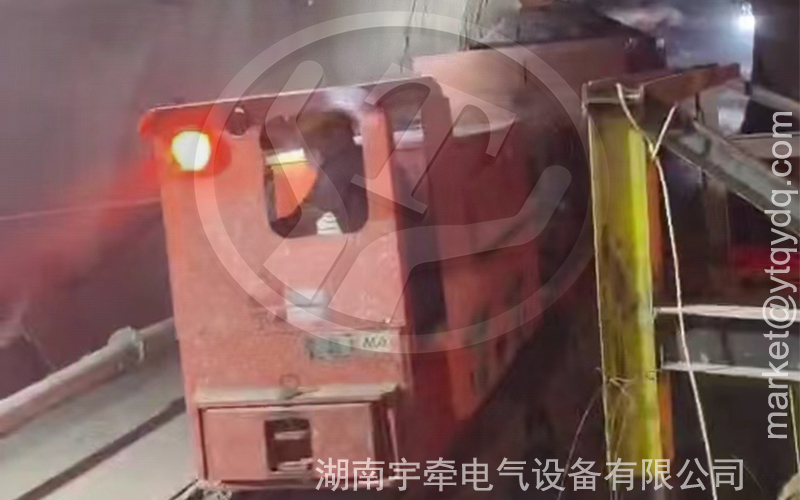 5噸蓄電池工礦電機(jī)車(chē)現(xiàn)場(chǎng)視頻.jpg